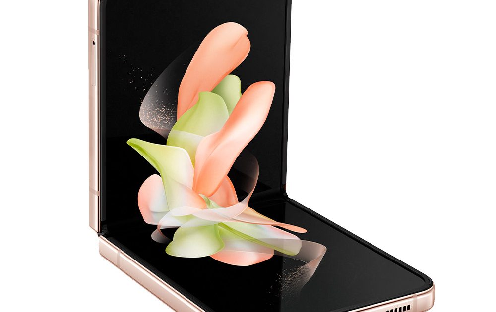 media-Samsung-Z-Fold4-gold-3